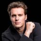 Photo of Jonathan Groff